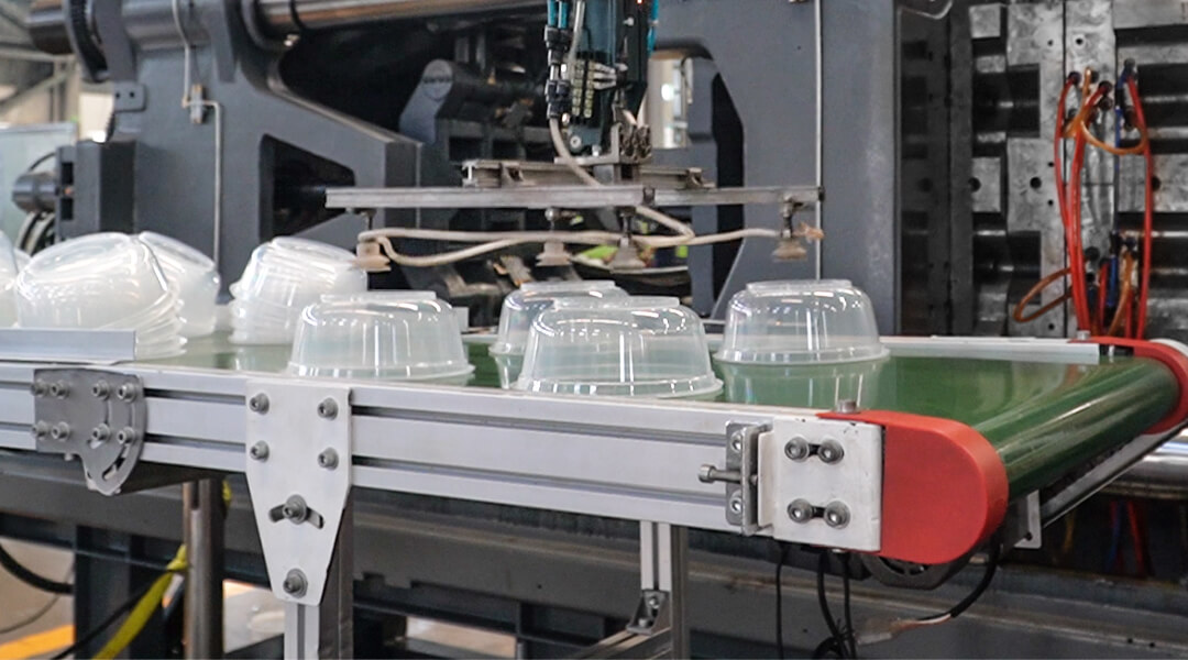 automation process in injection molding.jpg
